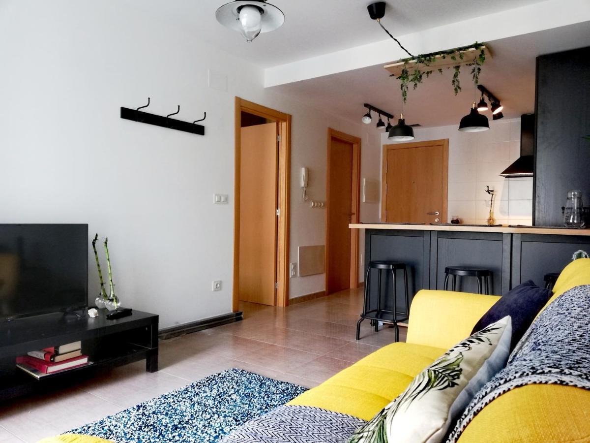 Pintoresco Piso A 5 Min De La Playa Wifi/Netflix Ares Eksteriør billede